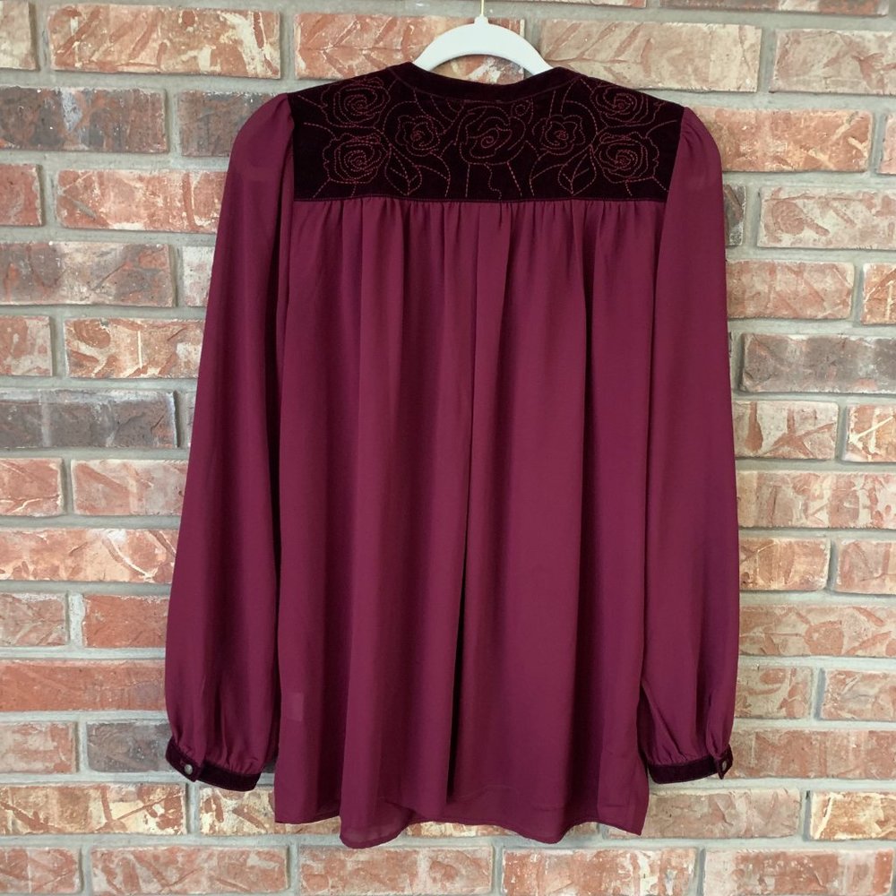 Love Riche Maroon Large Long Sleeve Floral Velvet Detail Plunge Neck Blouse EUC - Picture 3 of 14